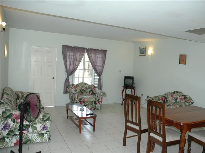 The Gardens Villa Kingston Exterior photo