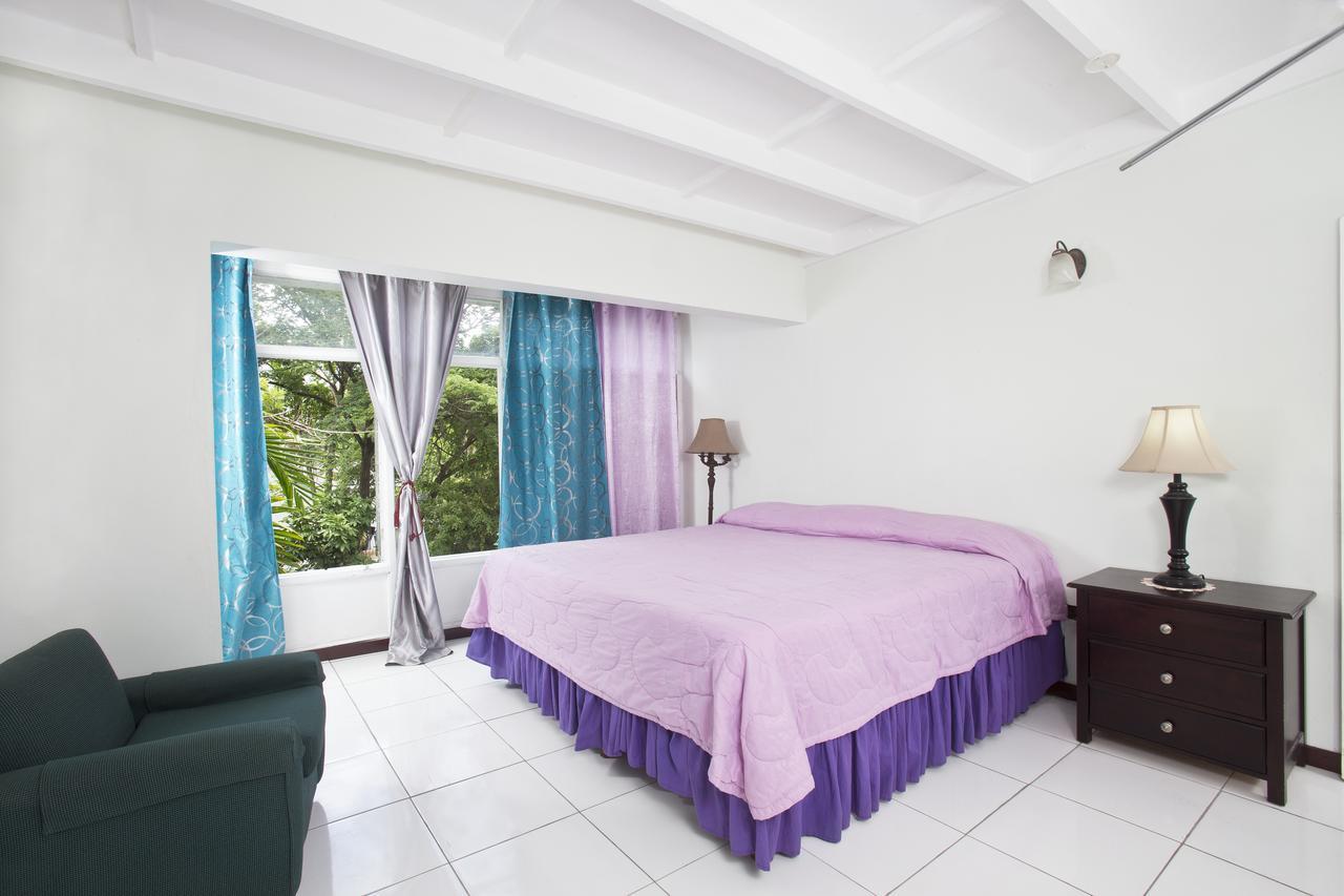 The Gardens Villa Kingston Exterior photo